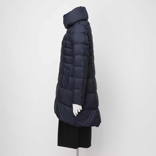 スソラウンドライトダウンコート