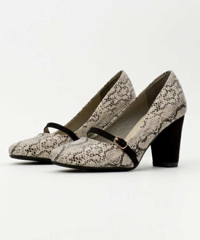 スクエアトゥパンプス