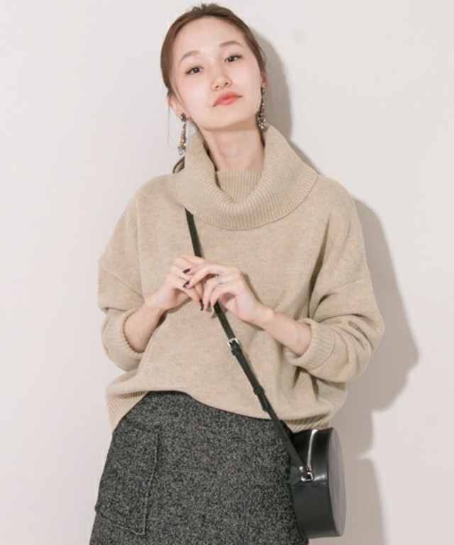 URBAN RESEARCH UR 袖ボリュームニット