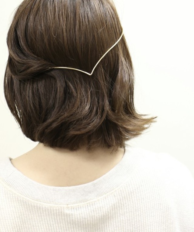 Ane Mone スリムラインのバックカチューシャ[V字×マット]