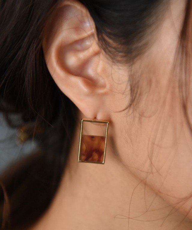 amorous insense べっ甲スクエアピアス