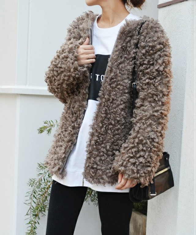 via j (ヴィアジェイ) 　プードルファーコート