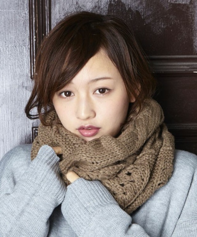 ケーブル編みニットスヌード