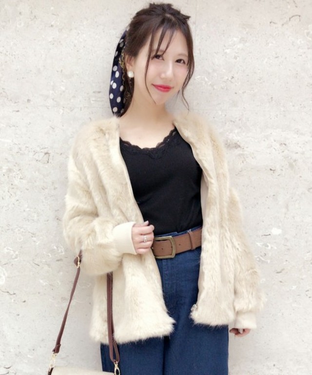 ノーカラーフェイクファーコート