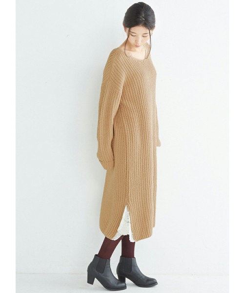 もてやわらか素材のサイドレースＶネックニットワンピース