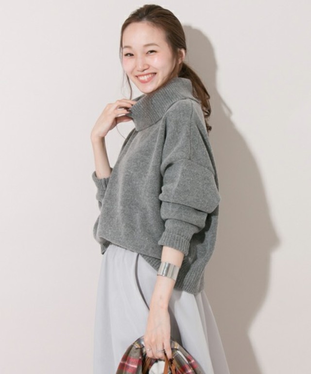 URBAN RESEARCH 袖ボリュームニット