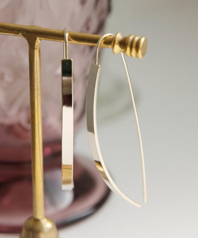 カーブプレートフックピアス