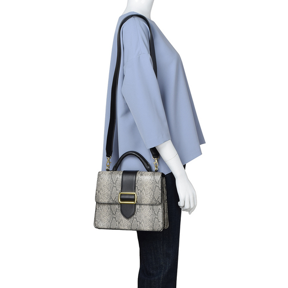 （GU）スクエアショルダーバッグ