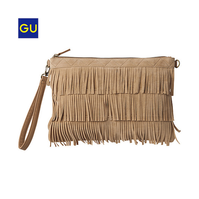 （GU）フリンジクラッチバッグ