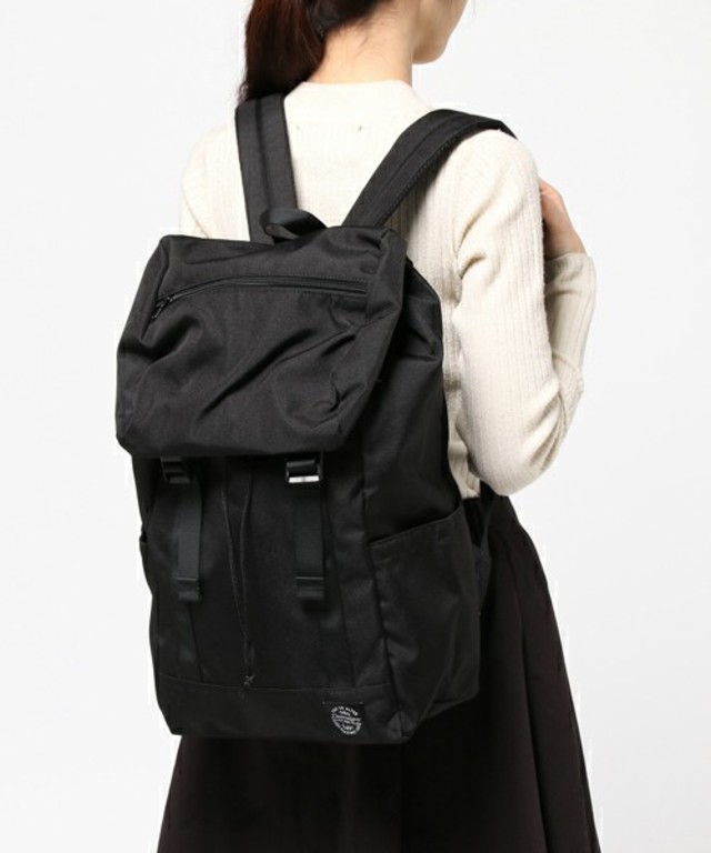 ツインベルトフラップバックパック