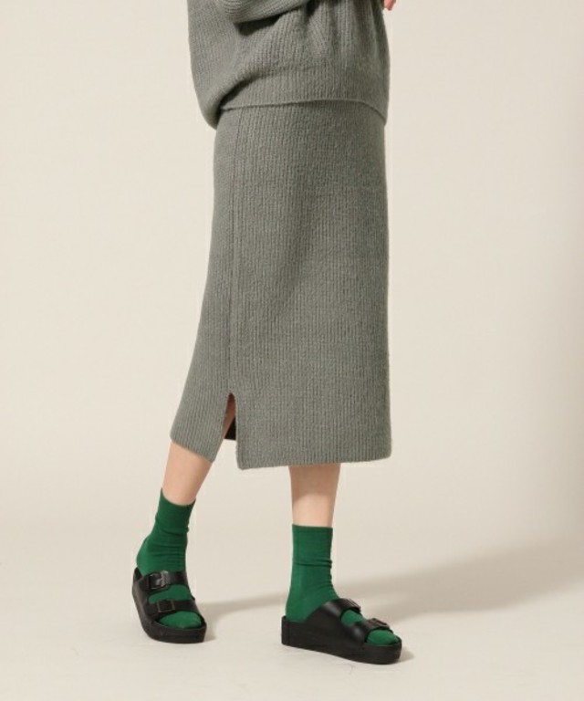 カタアゼタイトスカート