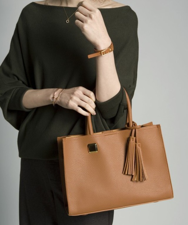 タッセルチャームトートバッグ/ショルダーバッグ