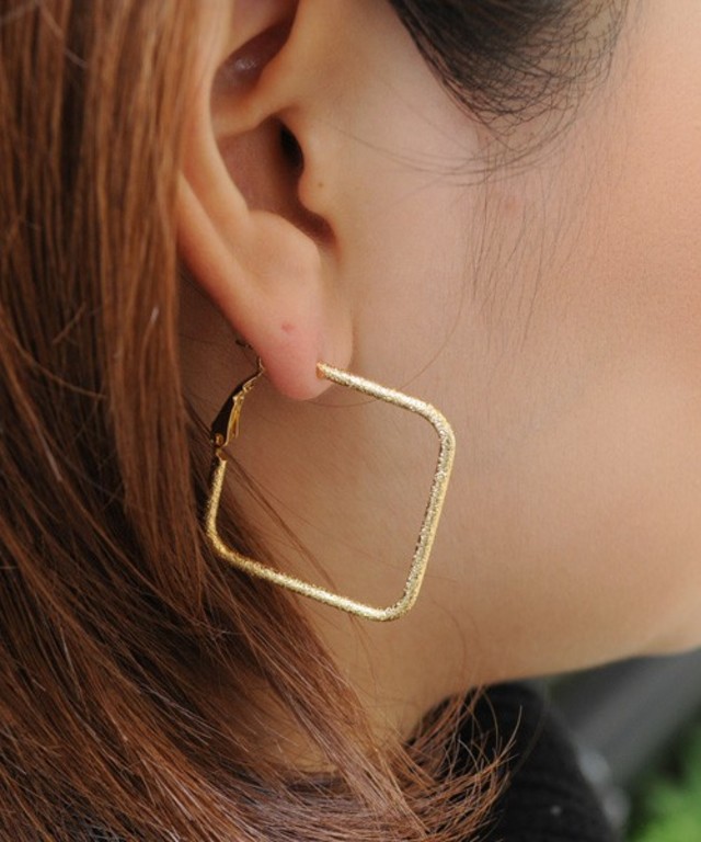 スクエアフープピアス