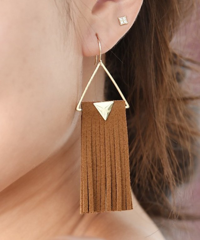 スタッズ付き・スエードフリンジピアス