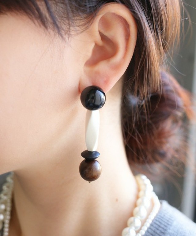 レトロ調大振りピアス