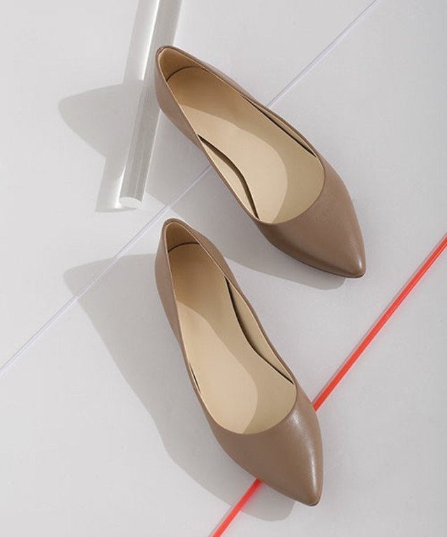 nano・universe ポインテッドフラットパンプス