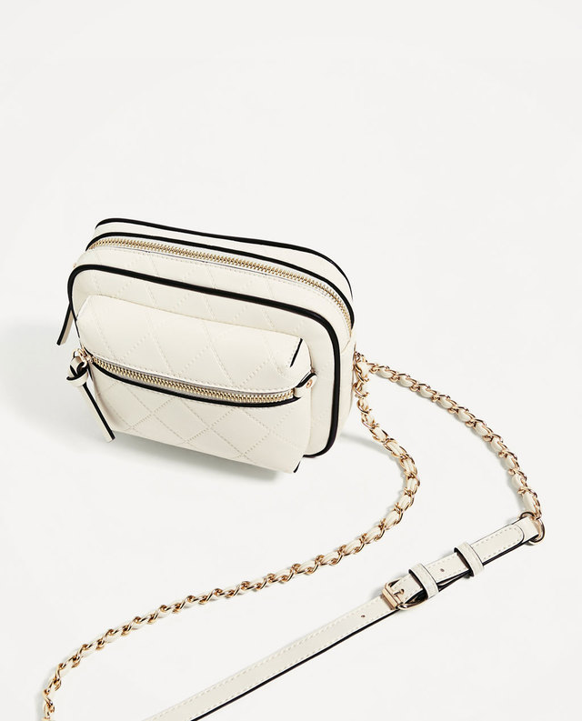 ポケット付きショルダーバッグ