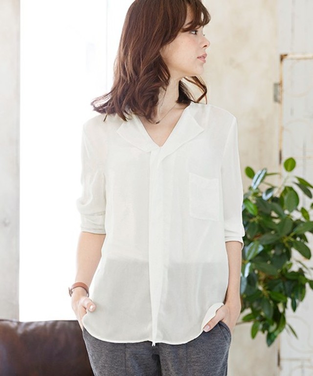 Pierrot 胸ポケット付き Vネック オープンカラー シフォンブラウス