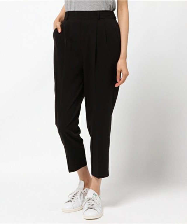 ストレッチ テーパード パンツ