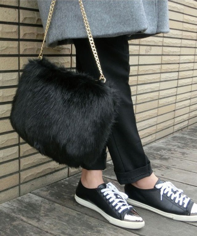 フェイクファーチェーンバッグ　ファーバッグ　ショルダーバッグ