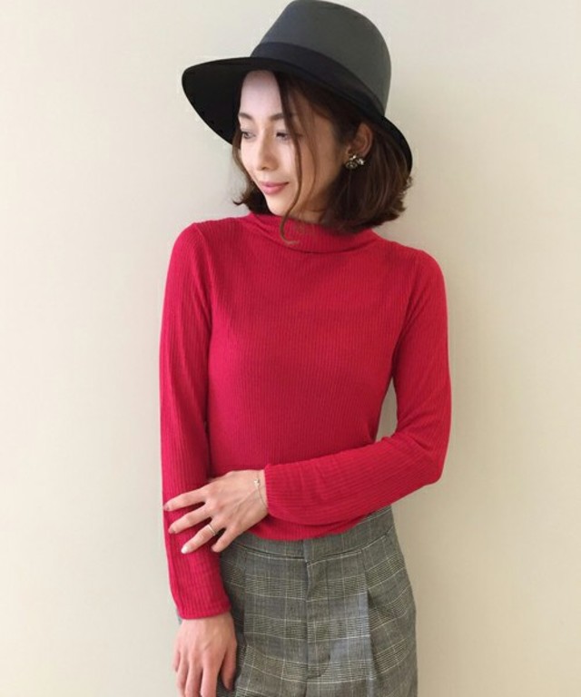 シンプルリブタートルニット