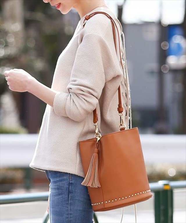 スタッズ付きバケツBAG