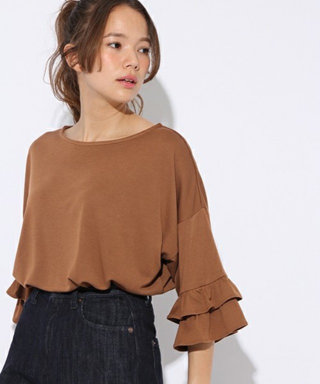 TR袖フリルプルオーバー