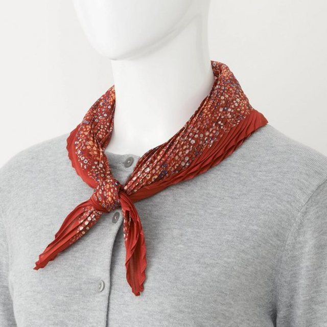 シルキープリーツスカーフ（フラワー）