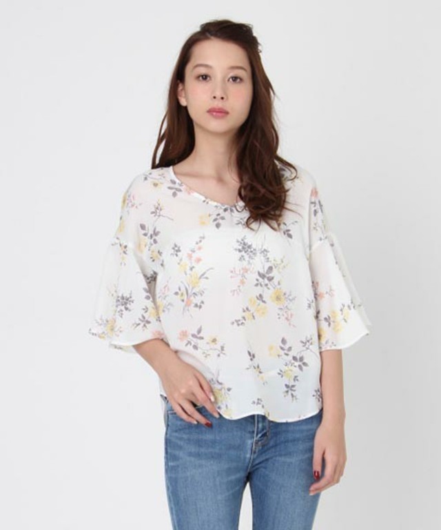 リトルフラワーフレアブラウス