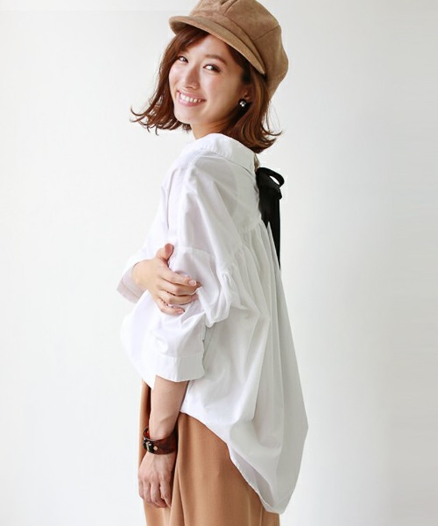 REAL CUBE　バックリボン襟抜きワイドシャツブラウス