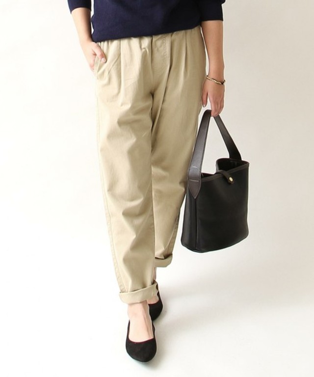 チノテーパードパンツ