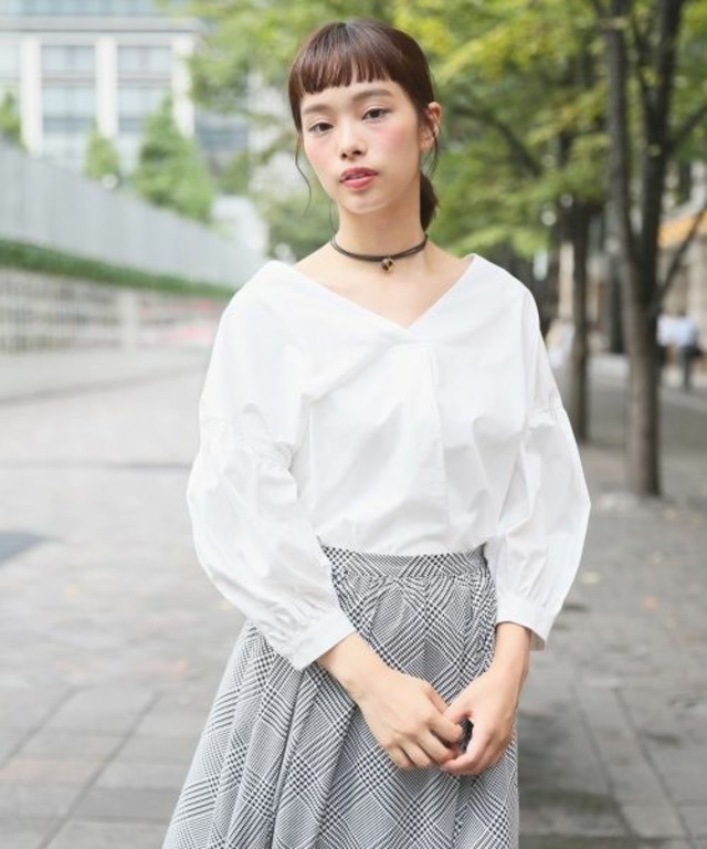 【LOWRYS FARM】ソデバルーンＶネックシャツ