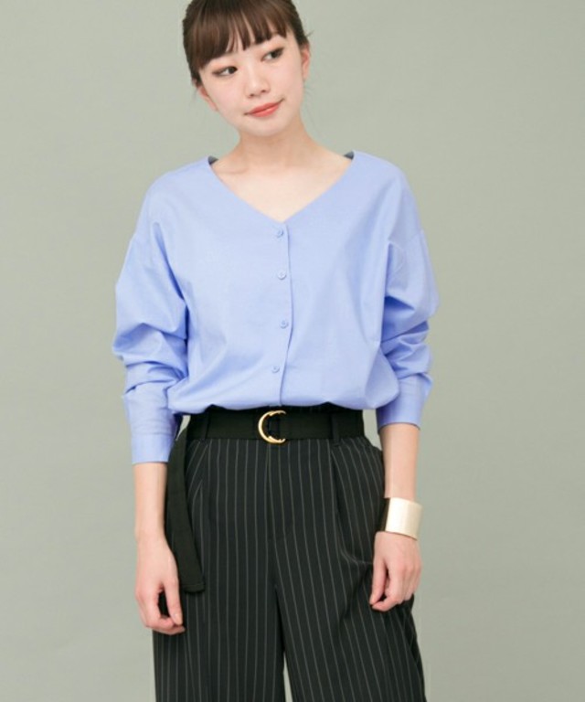 KBF 後ろネジリＶネックブラウス