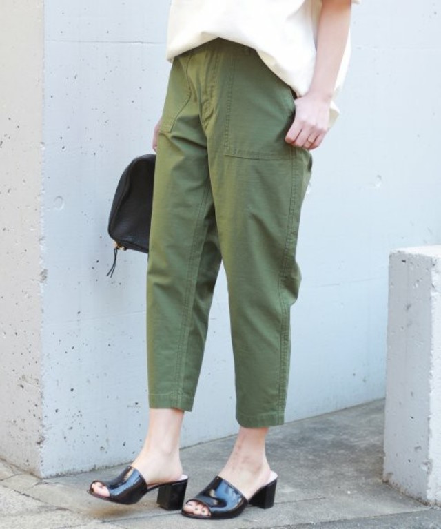 バックサテン ベイカーパンツ