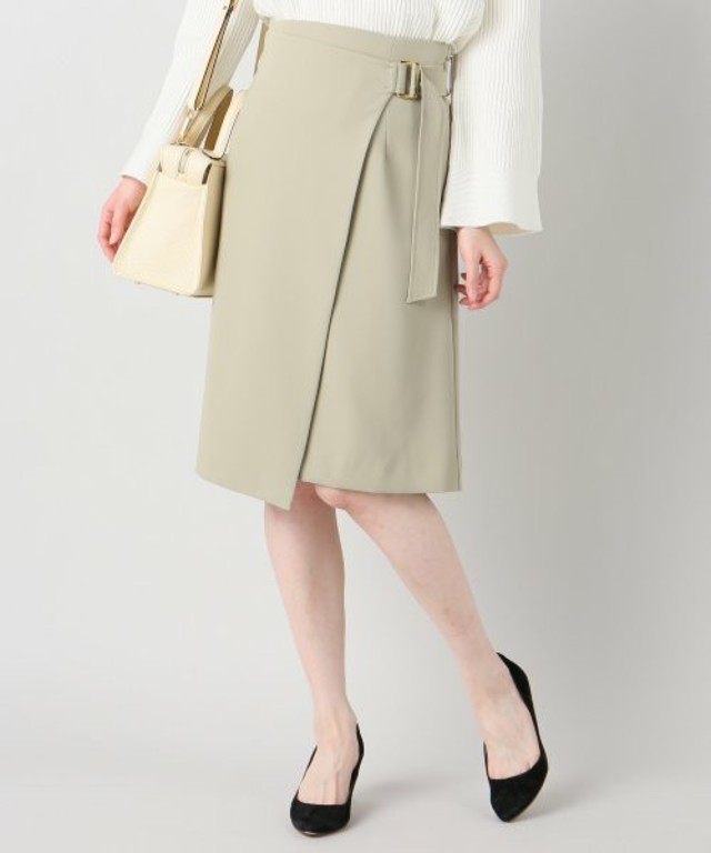 La TOTALITE ダブルクロスラップ風スカート