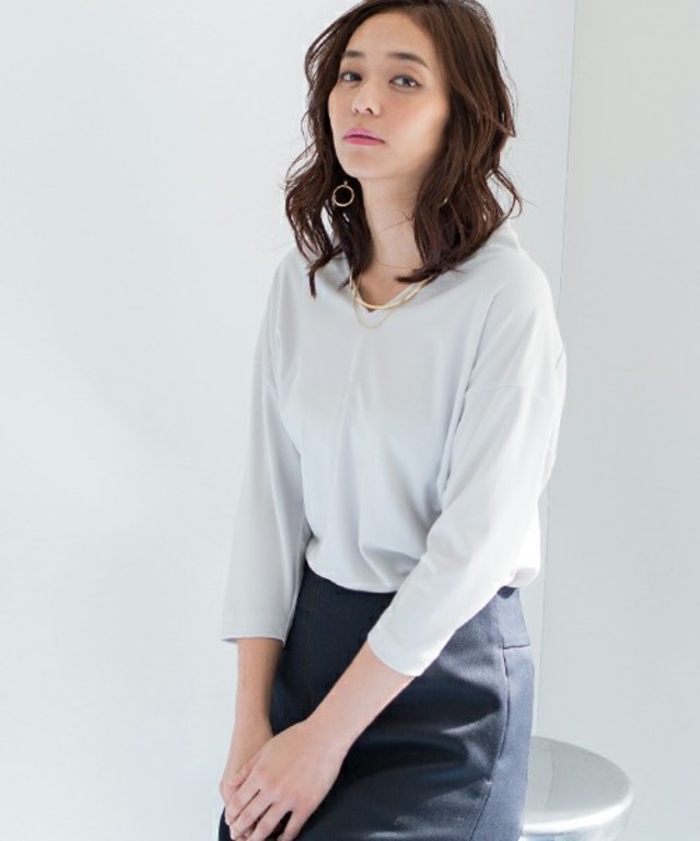 STUDIOUS / Vネックスリットカットソー