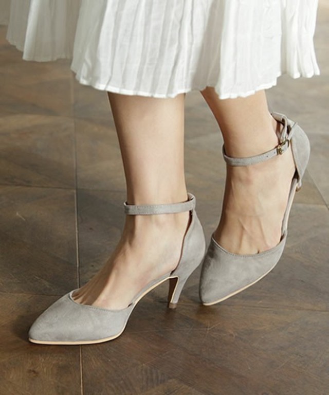 SESTO　アンクルストラップのポインテッドトゥパンプス