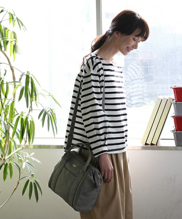 ボーダータック袖プルオーバー