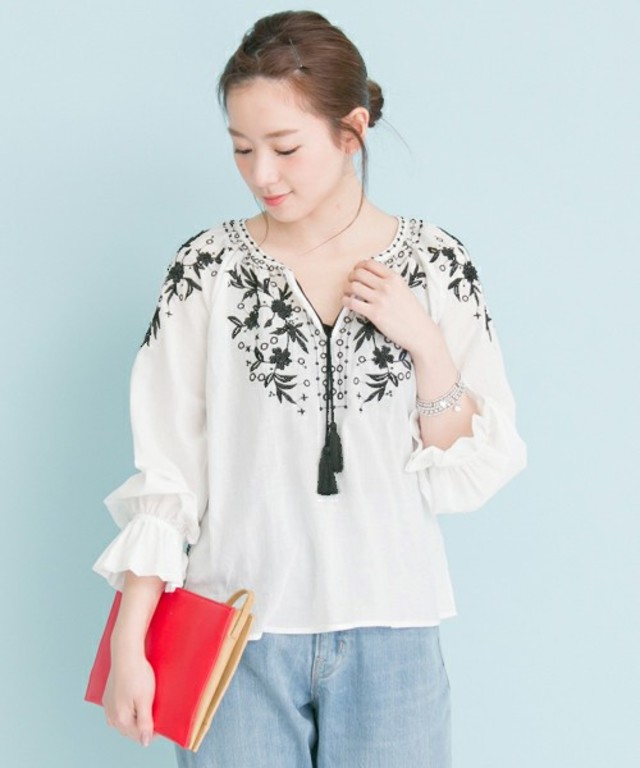 URBAN RESEARCH / フラワー刺繍ブラウス