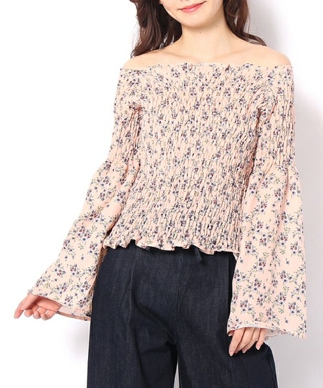 【who's who Chico】花柄オフショルダートップス