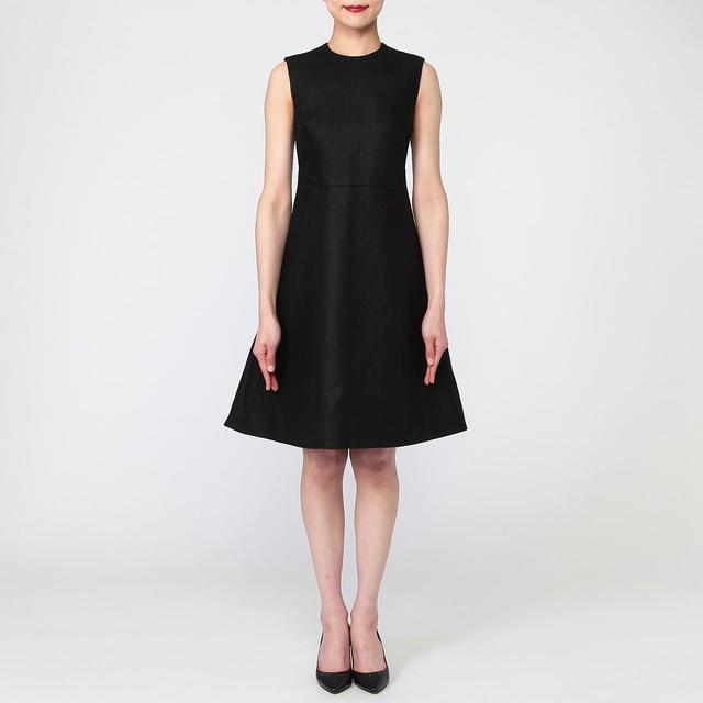 リネンノースリーブフレアドレス