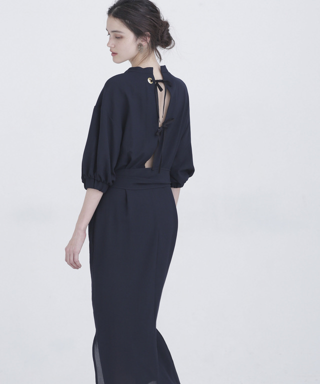 バックオープンリボンワンピース