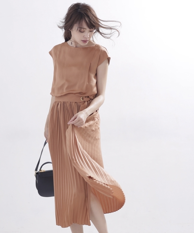 ヴィンテージサテンプリーツワンピース