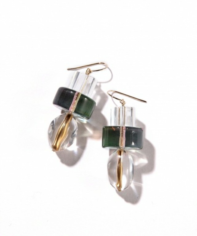 apart by lowrys / カラーパーツイヤリング