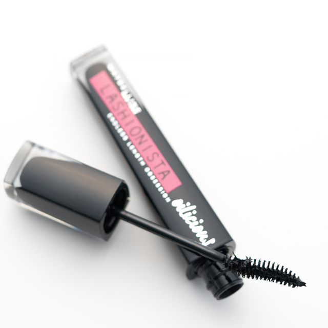 メイベリン ラッシュニスタ オイリシャス 01