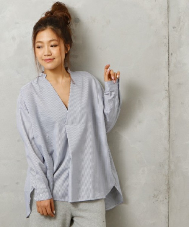 ストライプノーカラーブラウス