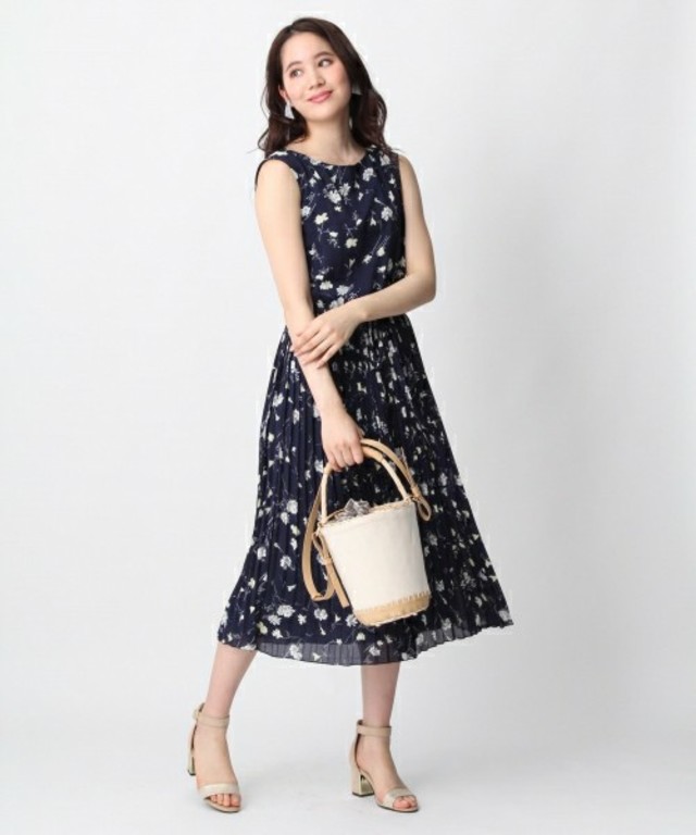 Andemiu ハナガラプリントプリーツノースリーブワンピース