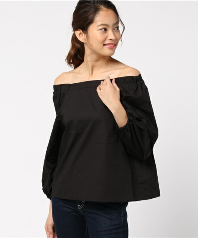 WEGO　ボリュームパフオフショルダーブラウス