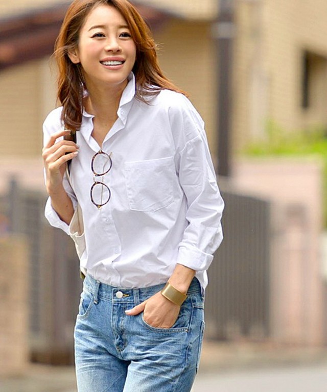 coca ドロップショルダーのゆったりコットンシャツ