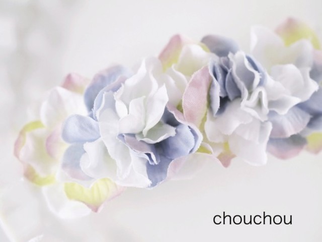 あじさいの花びらが素敵なバレッタ